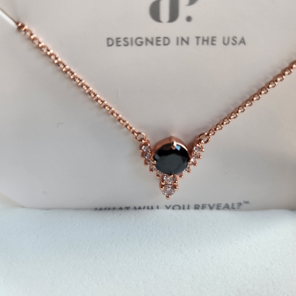 Elegant Black and Rose Gold Necklace